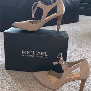 👠Taupe color leather heels ♥️